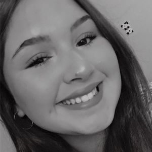 Meet your Posher, Elisa